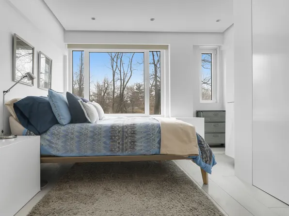 120 Central Park South image 4 of 11