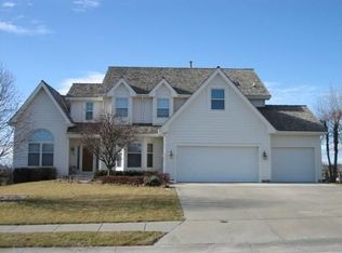 1922 S 183rd Cir, Omaha, NE 68130