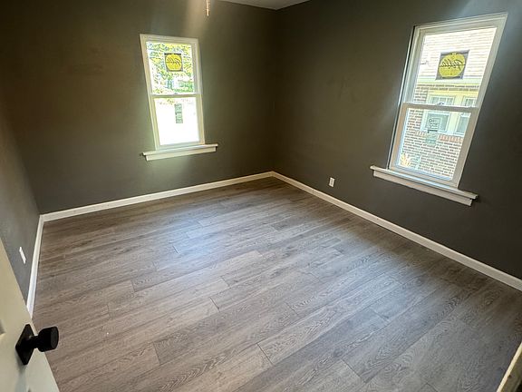 4th image of 7095 Lexington Ave
