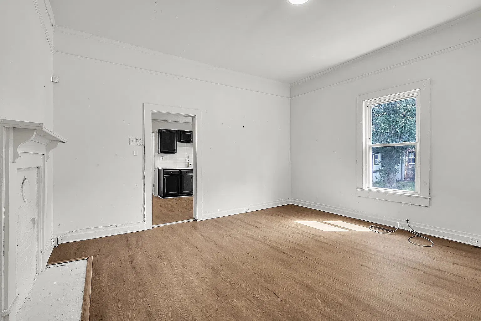 2 bed, 1.0 bath, $1,100 — Photo 4
