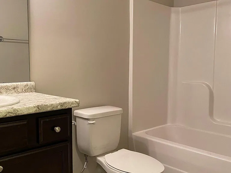 Upstair's full bath