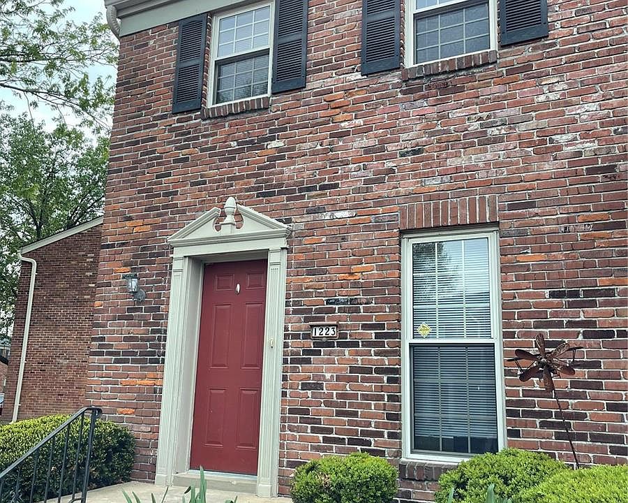 1st image of 1223 Clarkson Ct #1223