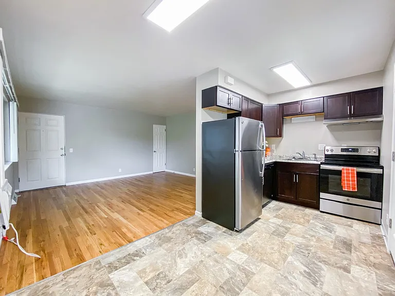 2414 Cypress Way #C — Photo 4