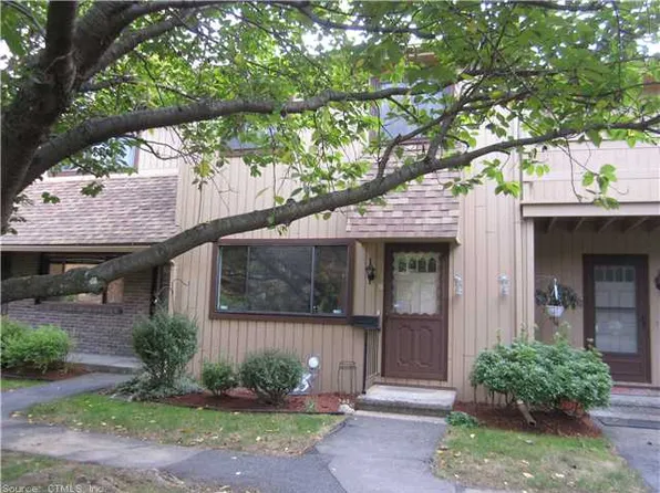 16 Orangewood W, Derby, CT 06418