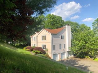 39 N Ridge Rd, Pomona, NY 10970