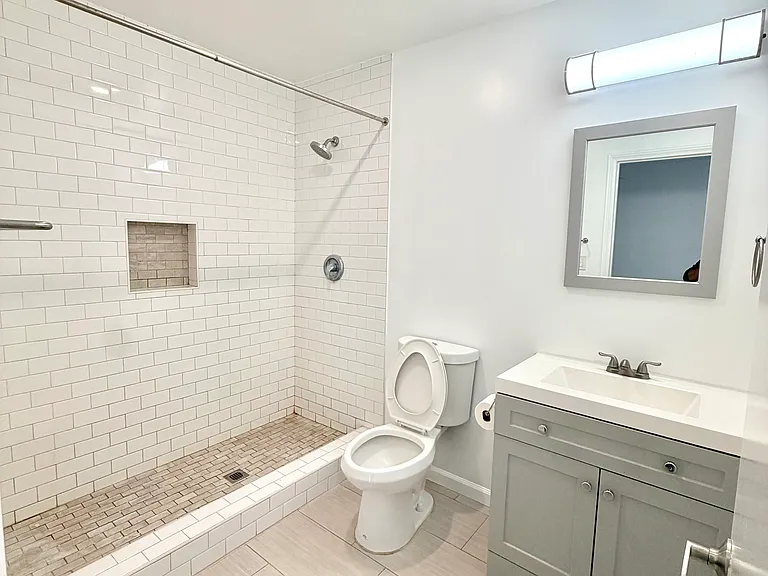 6554 Greenbush Ave — Photo 5