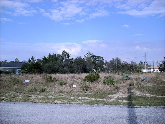 2nd image of 121 Maple Dr