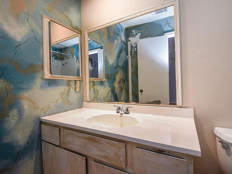 7822 Greenedge Dr — Photo 18