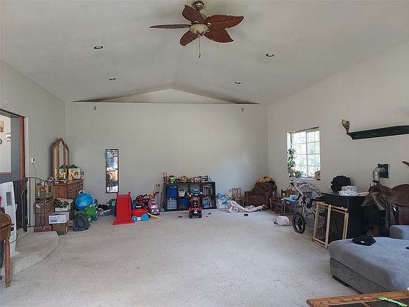 4th image of 431 Waterfront Rd