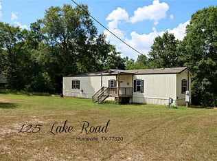 125 Lake Rd, Riverside, TX 77320