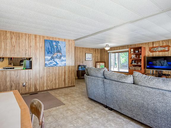 4th image of 276 SE 130th Ct
