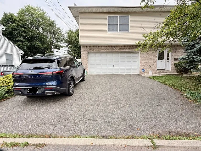 14 Short St #1 — Photo 1