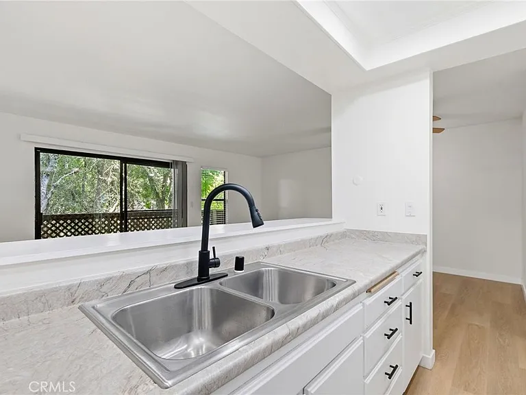 7304 Corbin Ave #J — Photo 11