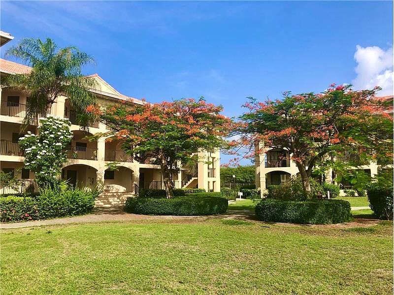 1st image of 304 Pelican Dr