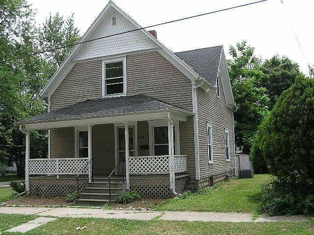 1st image of 218 E Wayne St