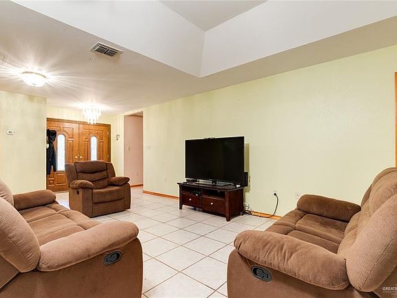 5th image of 436 Charles Cir