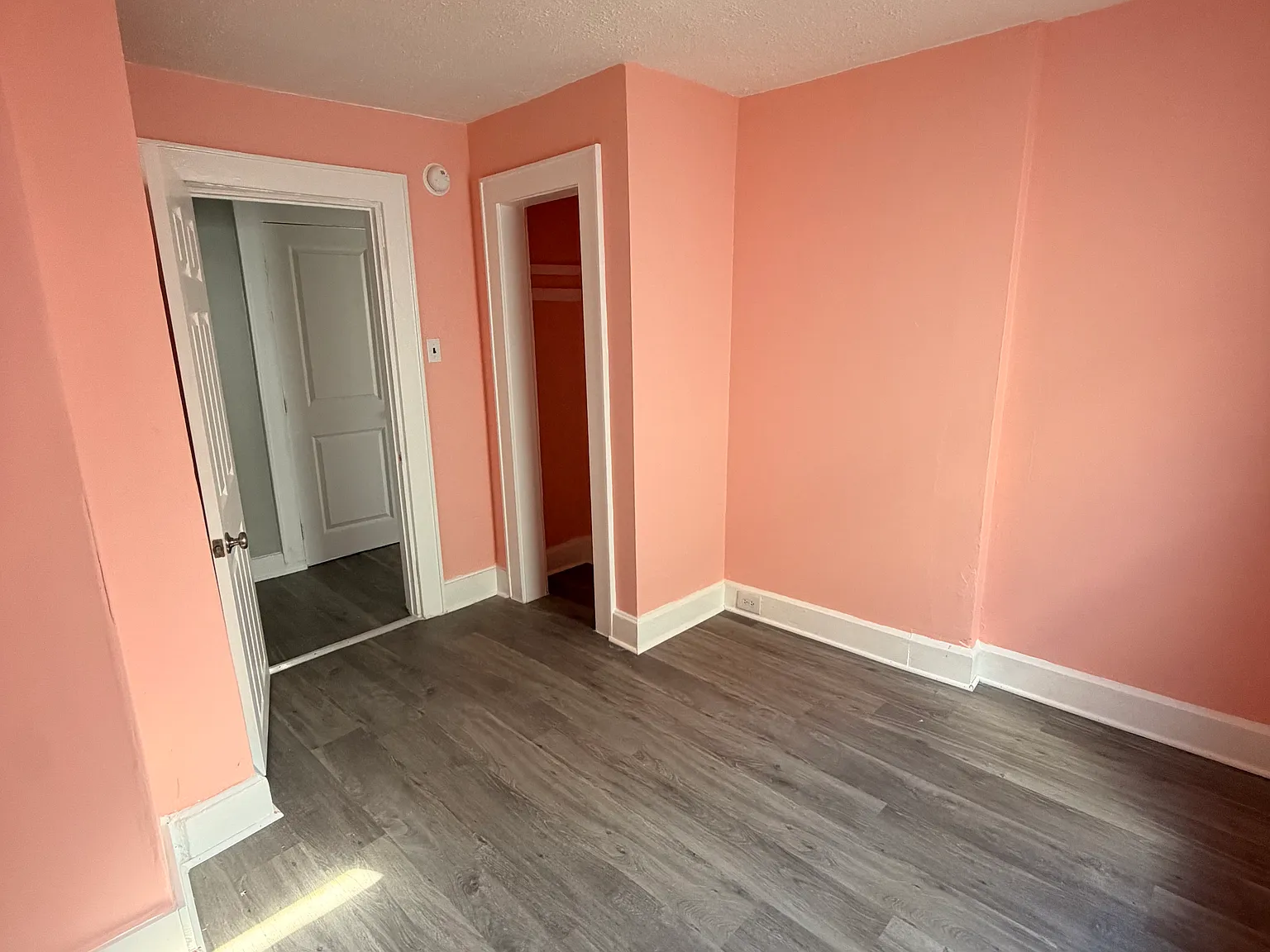 4 bed, 1.5 bath, 1774 sqft, $2,400 — Photo 4
