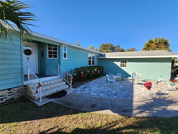 2nd image of 421 Village Cir SW