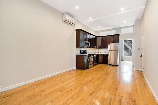 Rented by R New York | media 5