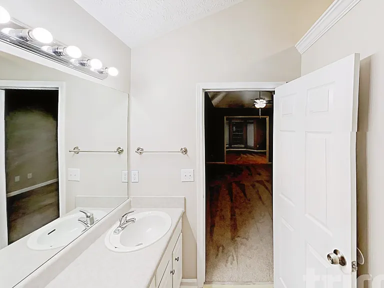 94 Oakview Dr — Photo 12