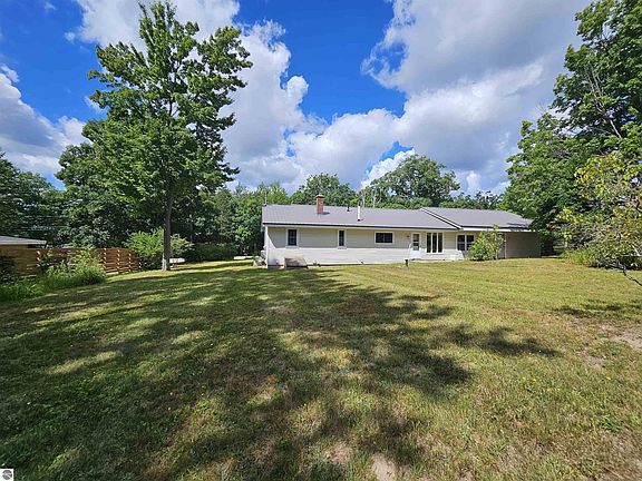 4th image of 5095 N Crosby Rd