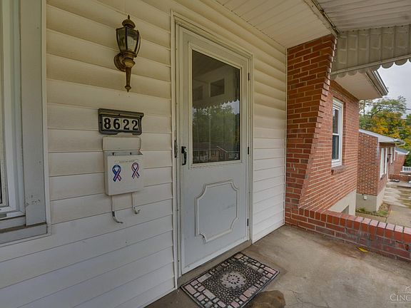 3rd image of 8622 Wicklow Ave