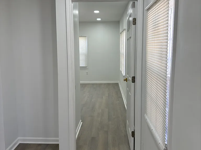 3800 E Mallory Ave — Photo 4