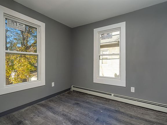 421 Logan st Bridgeport-Floors 2 and 3-20201120-005