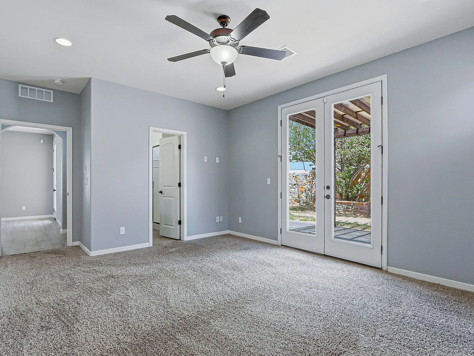 2120 Honour point pl - 1 — Photo 2