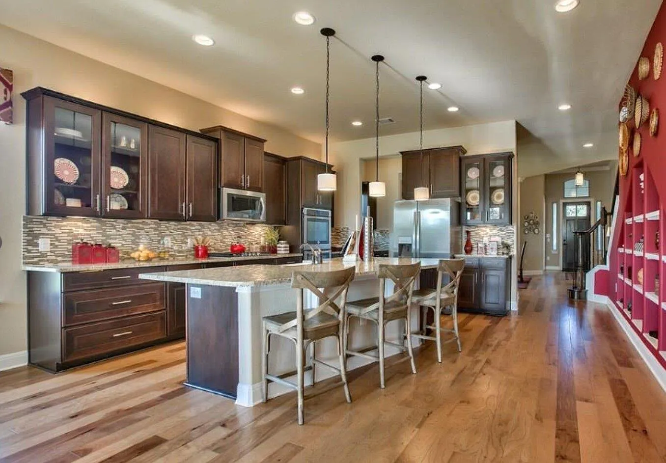 5 bed, 4.0 bath, 3754 sqft, $3,500 — Photo 3