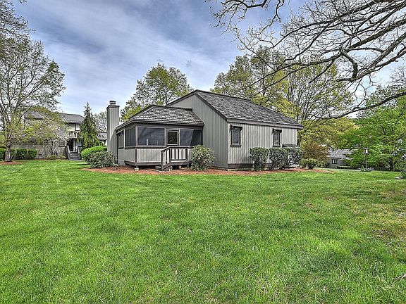 3rd image of 111 Periwinkle Pl #0