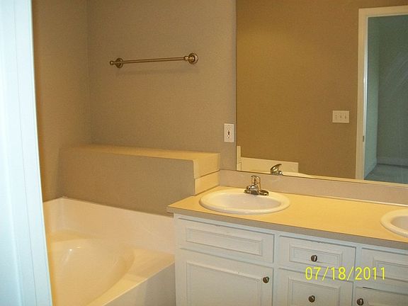 5th image of 610 Lee Road 206