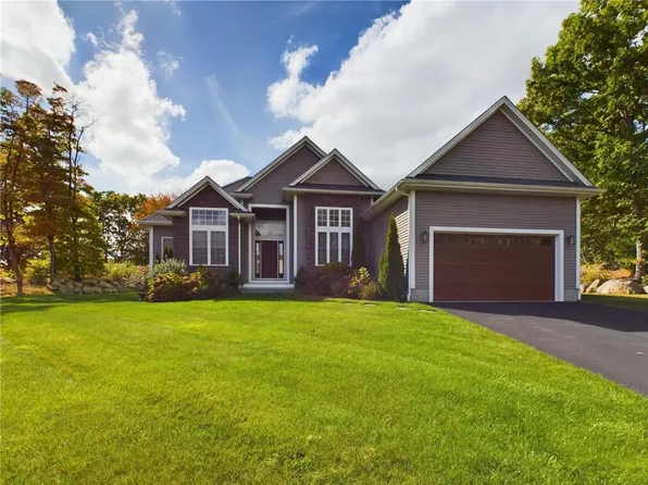 11 Alvina Dr, Johnston, RI 02919