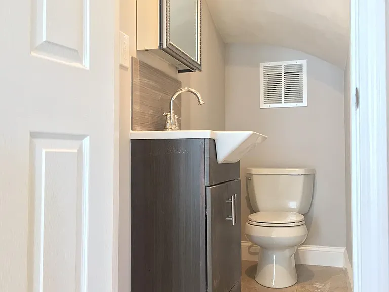 77 Linden St #1 — Photo 13
