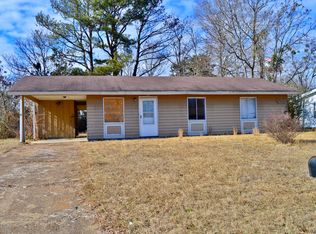 412 Wynhurst Ct, Columbus, MS 39702