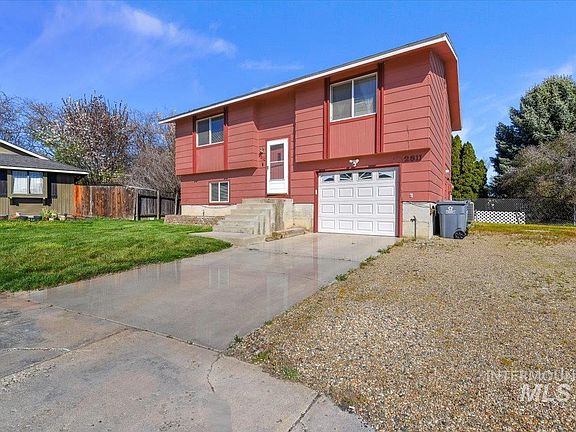 3rd image of 2811 Apollo Pl