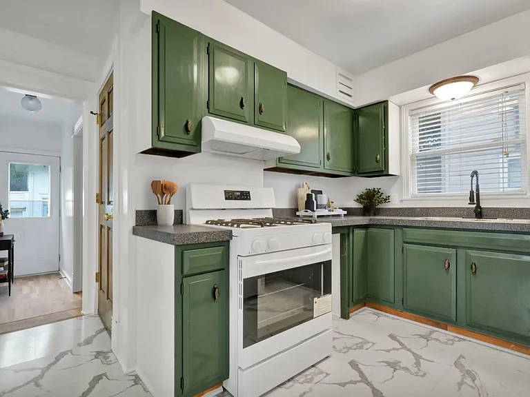 716 N Walnut St #1 — Photo 11