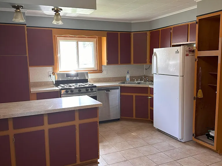 506 N York St — Photo 10