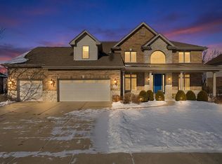 12674 Waterford Dr, Lemont, IL 60439