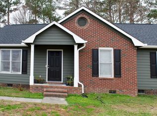 3329 Annawood Ct, Spring Lake, NC 28390