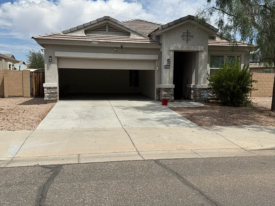 25426 W Heathermoor Dr