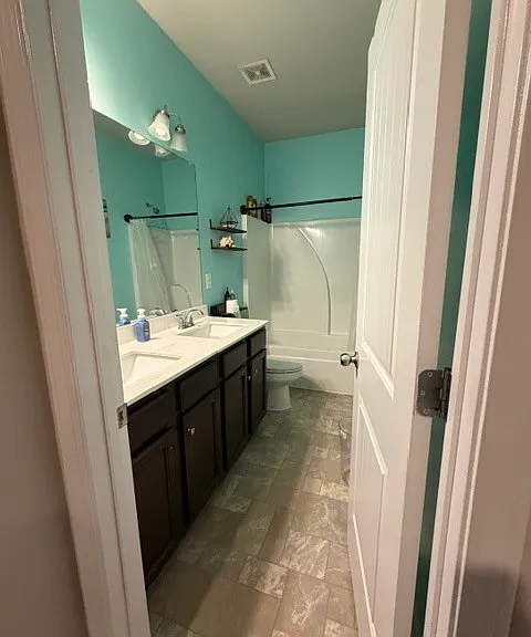 105 Westbury Dr — Photo 9