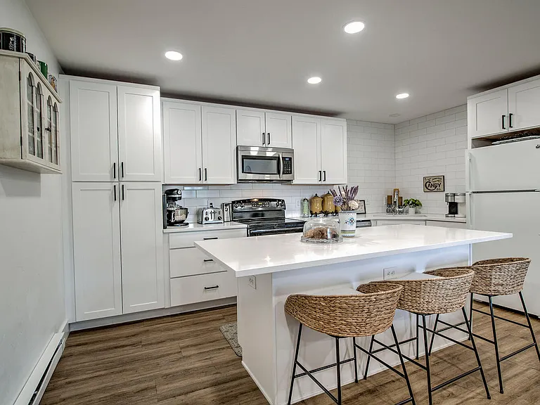 1061 W Beaver Creek Blvd #P202 — Photo 1