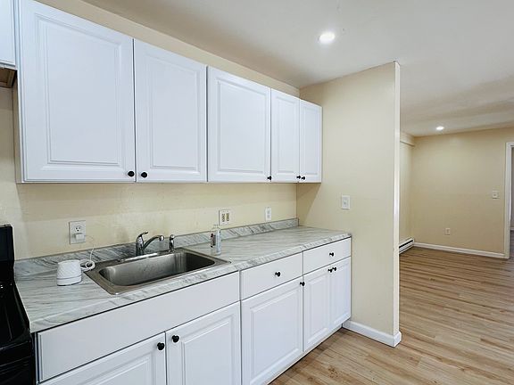 2nd image of 37 Main St #4