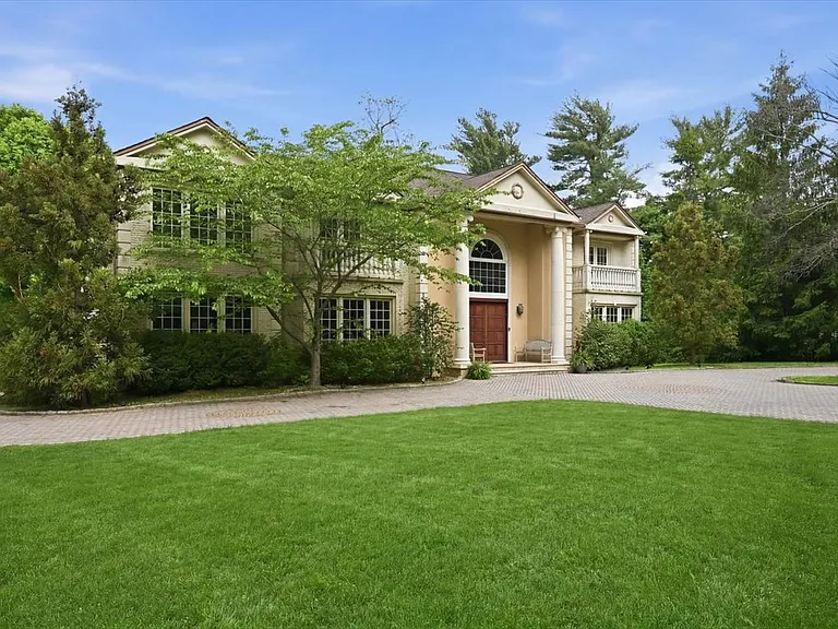 31 Cornwall Ln — Photo 4
