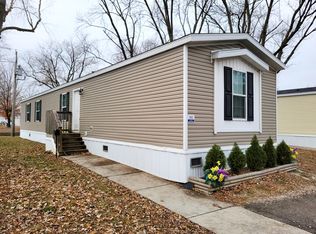 202 Rainbow Dr, Cottage Hills, IL 62018