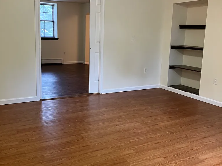 404 Seneca St #G — Photo 7