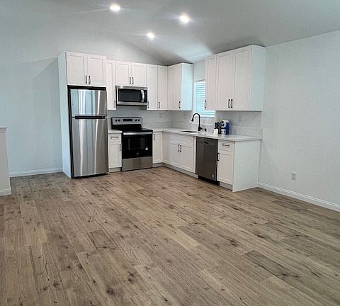 4th image of 160 W Orange St