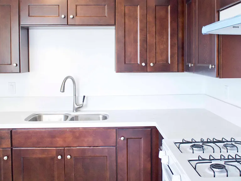1033 Cordova St #14 — Photo 4