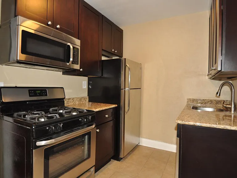 1861 N Clarkson St #6 — Photo 7